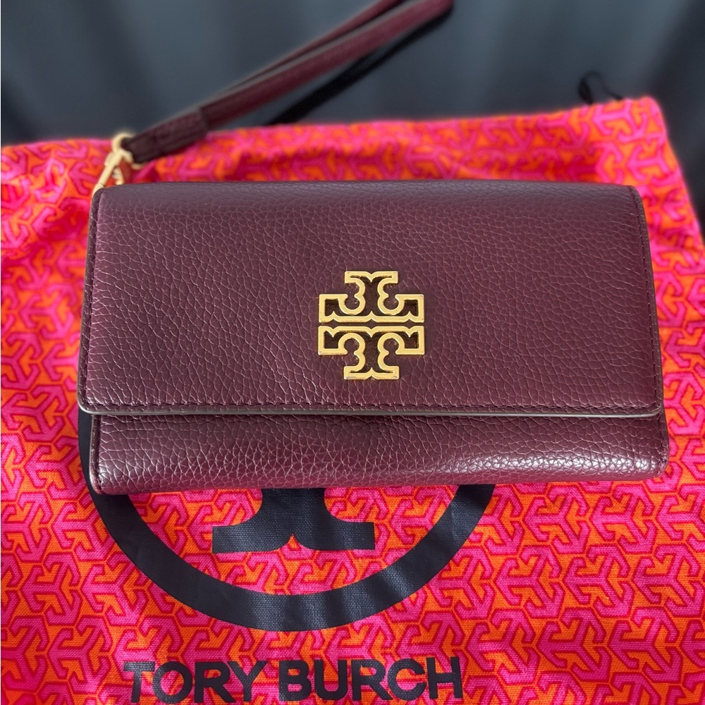 Tory Burch Britten Burgundy Pebbled Leather  Wallet Wristlet